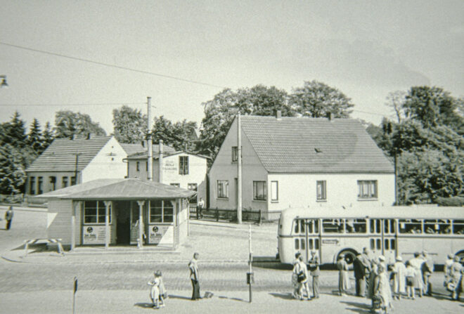 Trolleybus-Bahnhof „Gummibahnhof“, heute Goldbergplatz; Foto: 50er Jahre